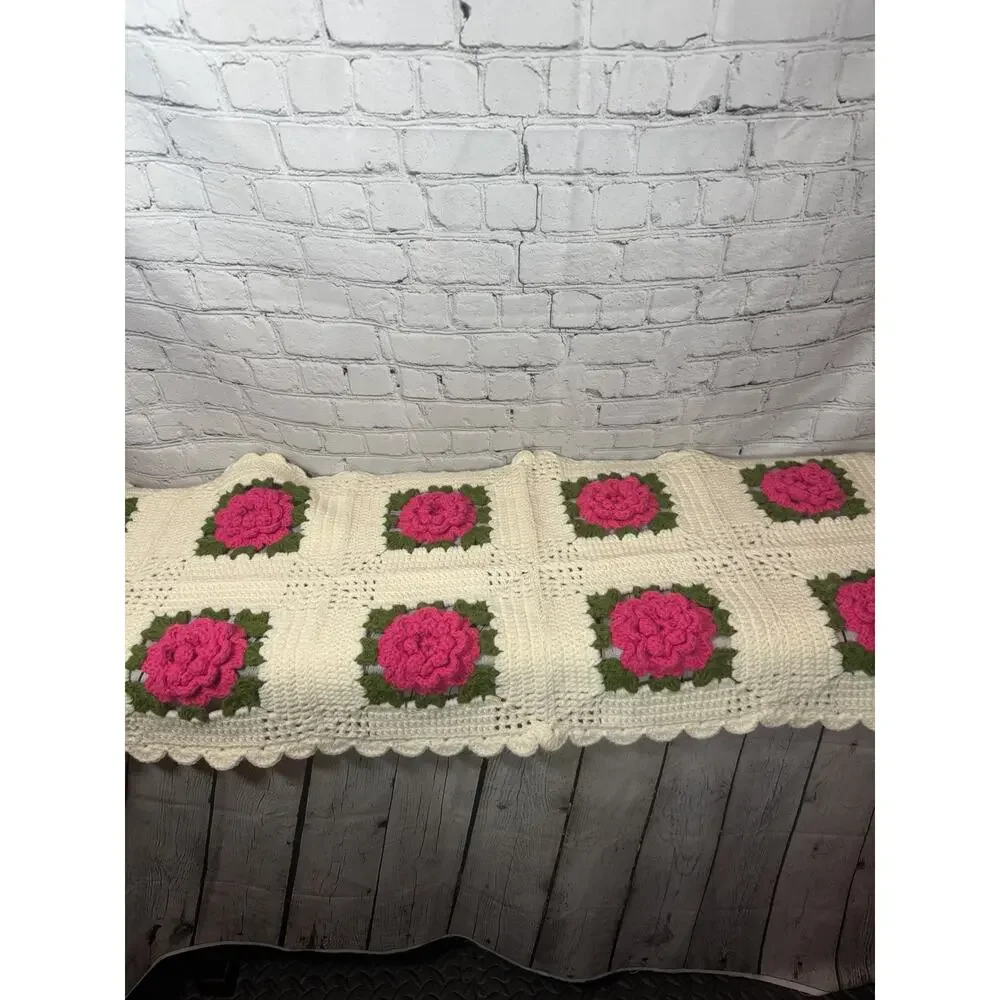 Vintage Handmade‎ Crocheted Rose Sofa Runner Afghan Cream King Bed Boho Decor 3D